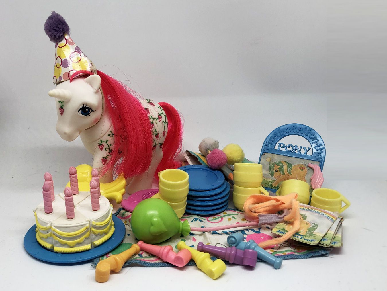 My Little Pony Gen 1 - Birthday Playset    (1)