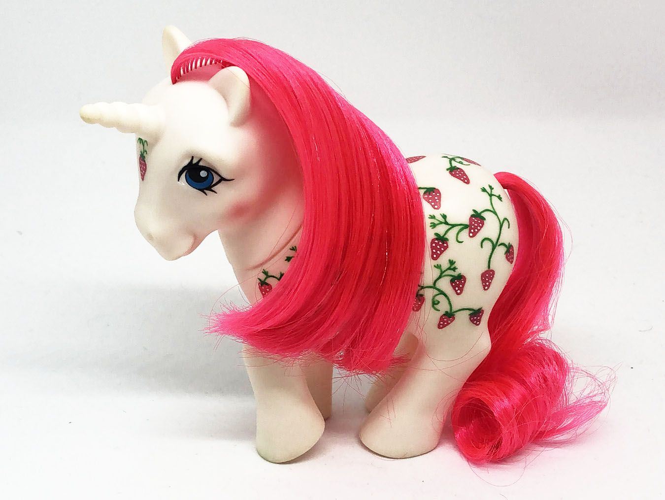 My Little Pony Gen 1 - Strawberry Fair  (Gusty Base)  (1)