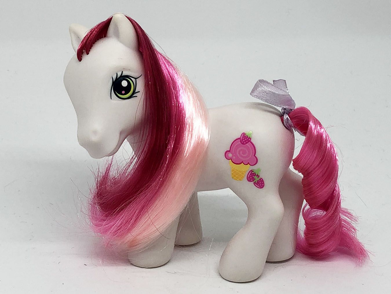 My Little Pony Gen 3 - Strawberry Surprise    (1)