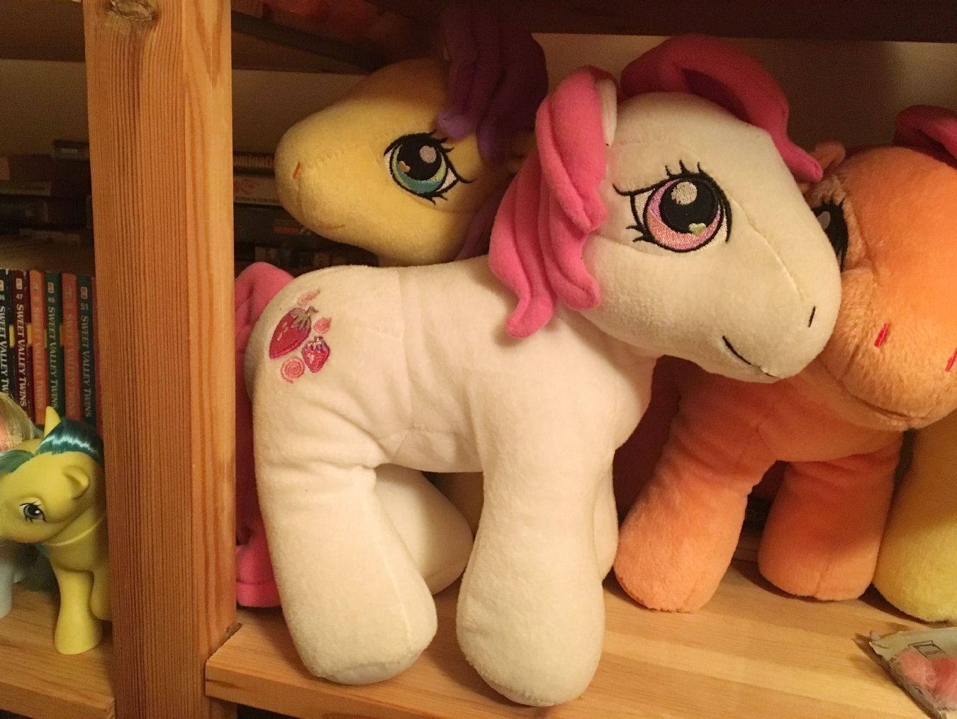 My Little Pony Gen 3 - Strawberry Swirl (1)    (1)