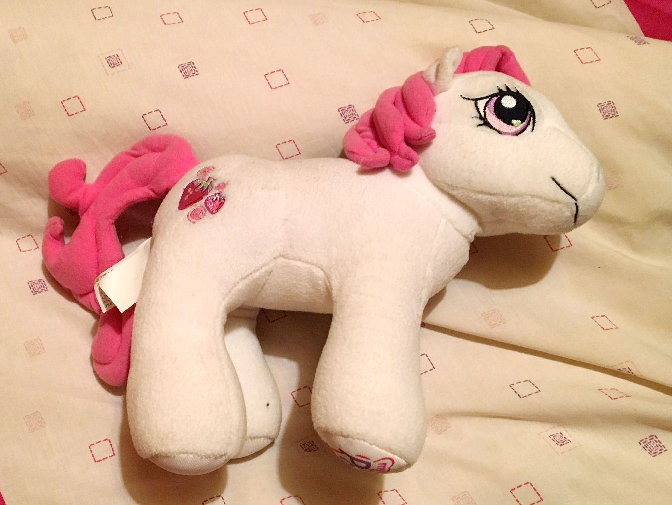 My Little Pony Gen 3 - Strawberry Swirl (2)    (1)