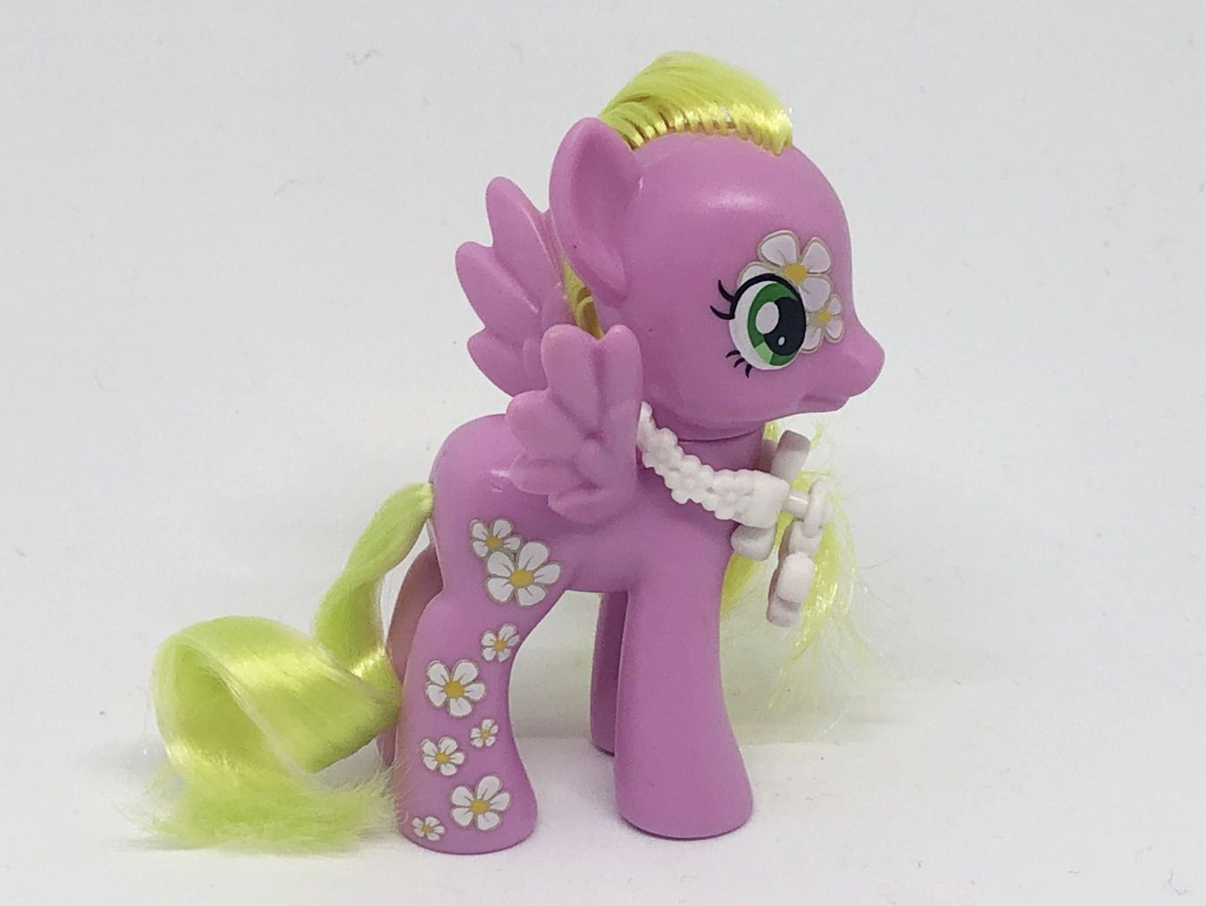 My Little Pony Gen 4 - Flower Wishes  (Cutie Mark Charm)  (2)