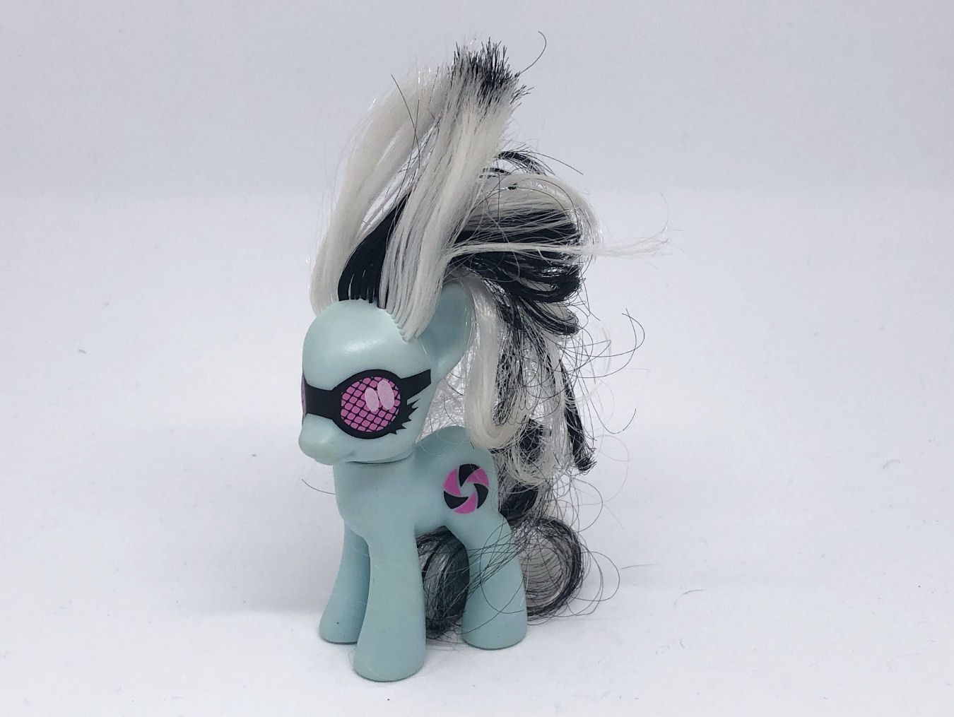 My Little Pony Gen 4 - Photo Finish    (1)