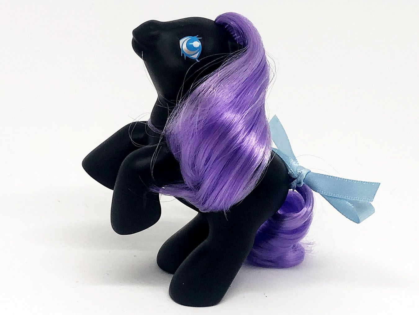 My Little Pony Gen HQG1C - Obsidian    (1)